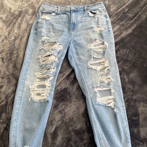 American Eagle Distressed Mom Jean